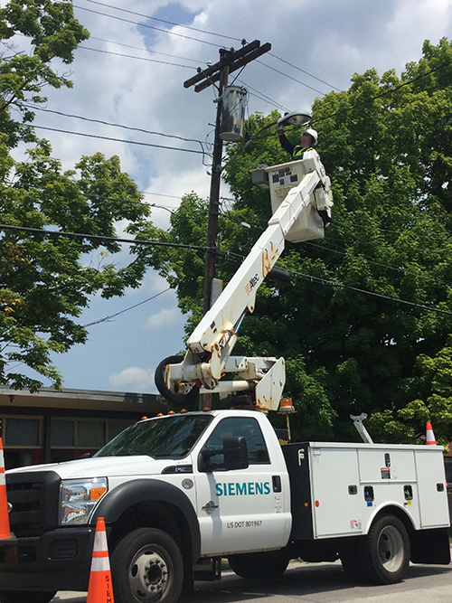 Siemens Converts Manchester Streetlights to Energy-Efficient System