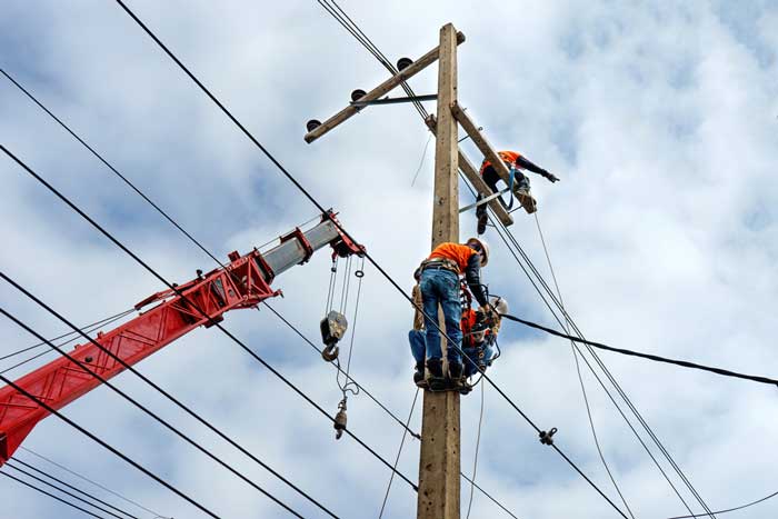 Border States Electric Donates in Honor of Journeymen Linemen