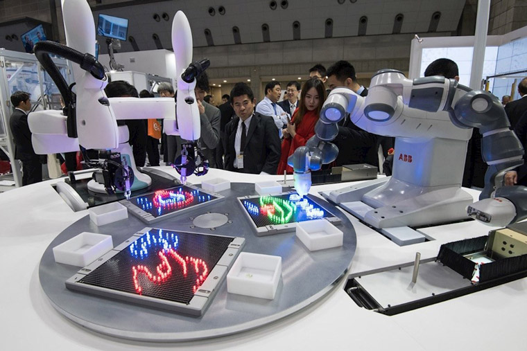 ABB and Kawasaki Create World’s First Common Interface for Collaborative Robots