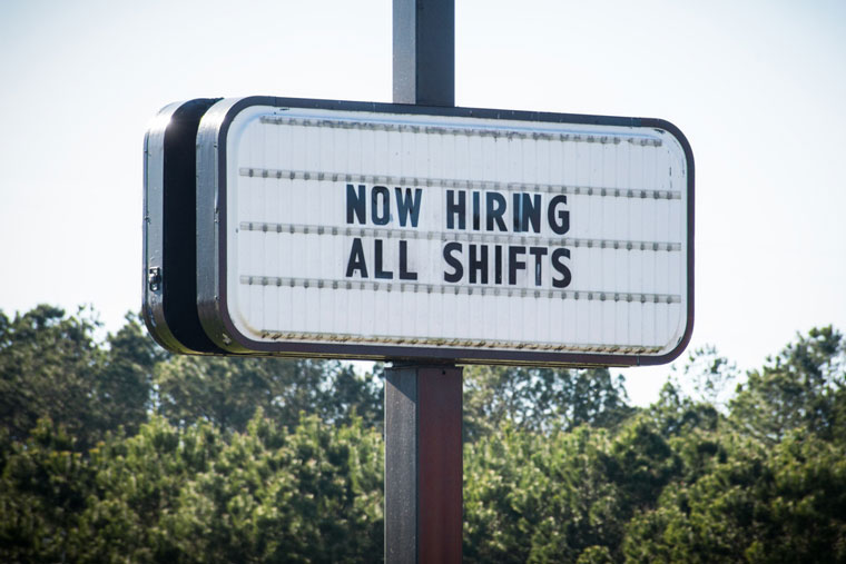 More Job Gains Point to a Solid Economy and Fed Rate Hikes