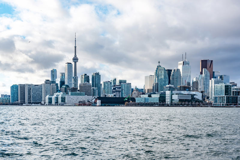 Amazon Expands in Ontario with New Fulfillment Center