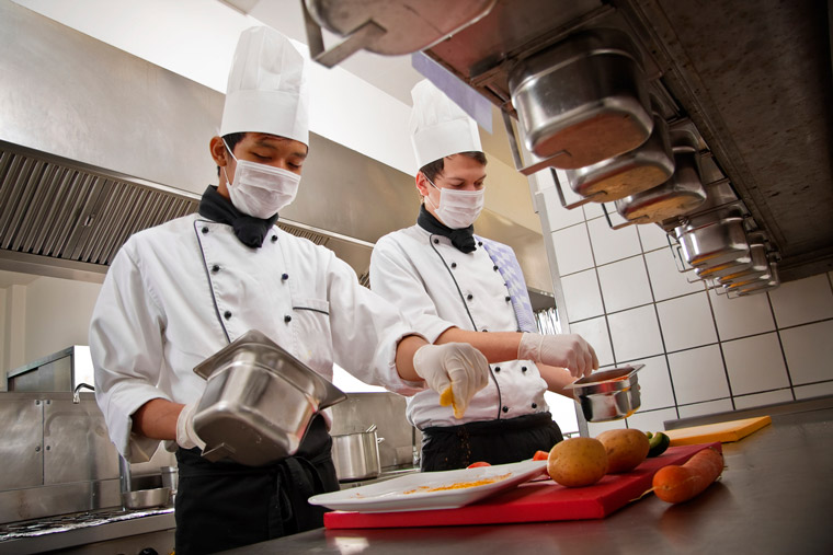 US Services Sector Shows Slight Decline in November