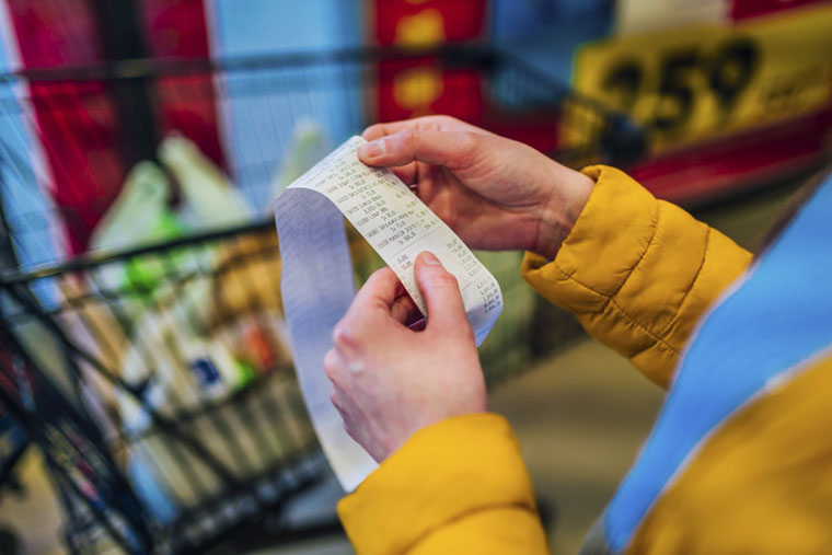 US Consumer Confidence Slumps to Lowest Level in 16 months