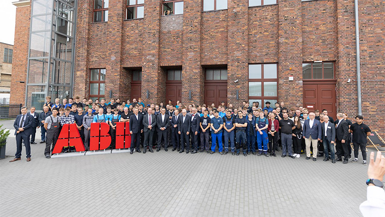 German Chancellor Inaugurates ABB’s “Learning Factory Industry 4.0”