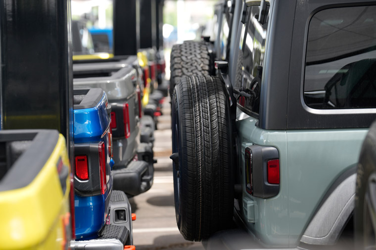 Retail Sales Rise in March as Shoppers Stock Up