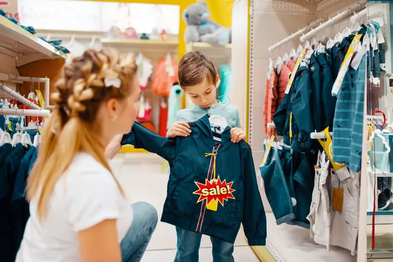 US Retail Sales Rose Modestly Last Month