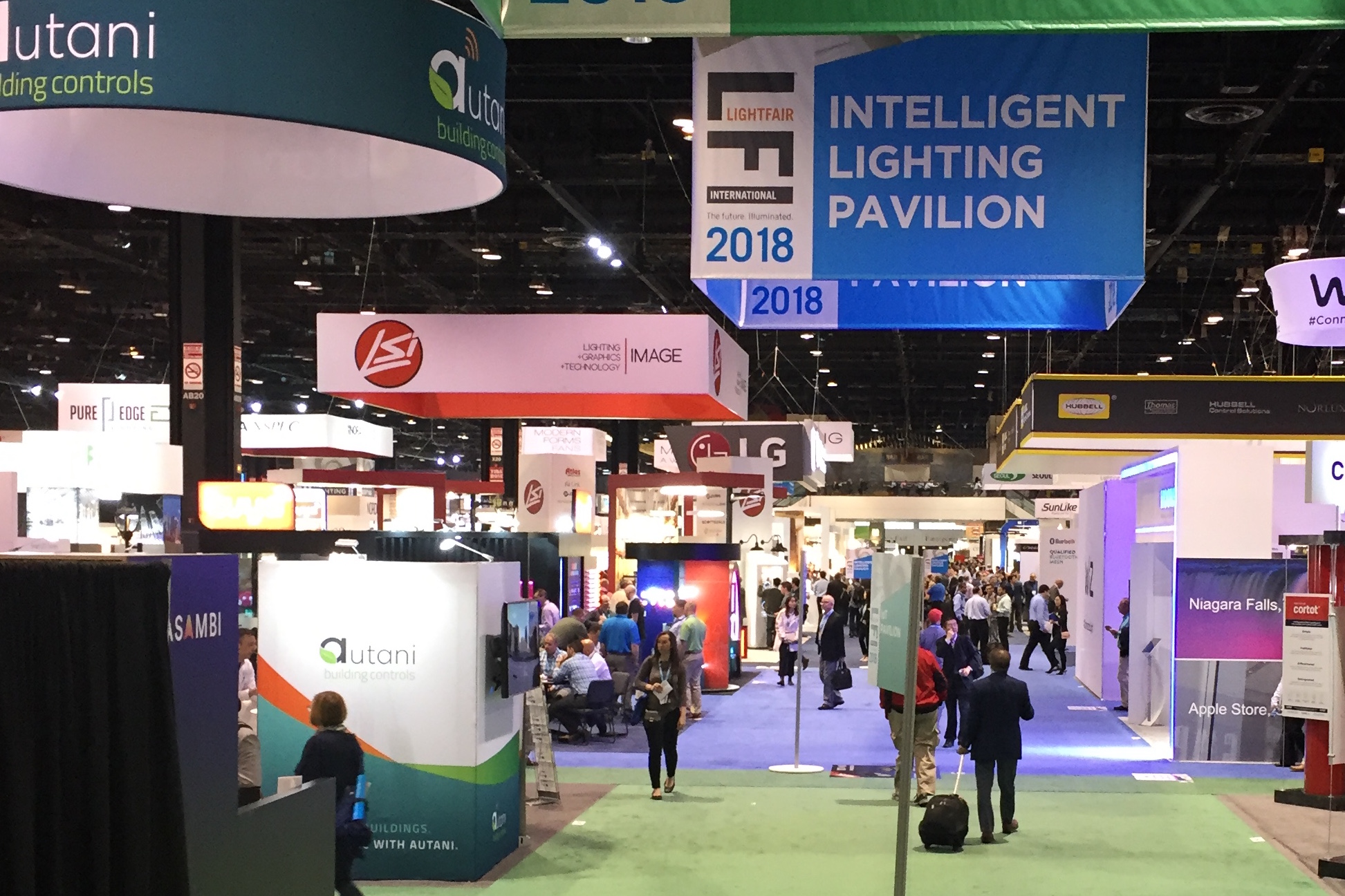 LIGHTFAIR Hands Out Innovation Awards
