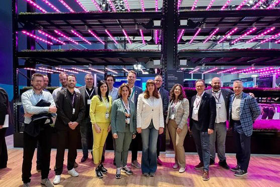 Philips Horticulture Collaborates With Siemens and 80 Acres Farms