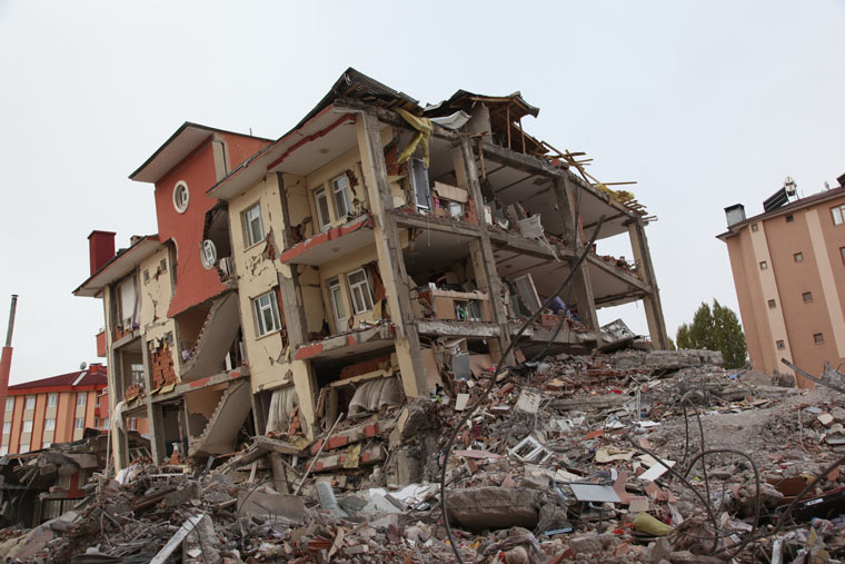 Lighting Community Seeks Help for Earthquake Victims