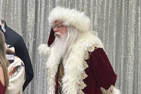 ACES Concord Spreads Holiday Cheer