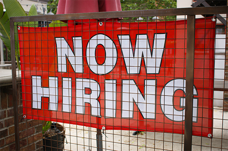 US Applications for Unemployment Benefits Hold Steady