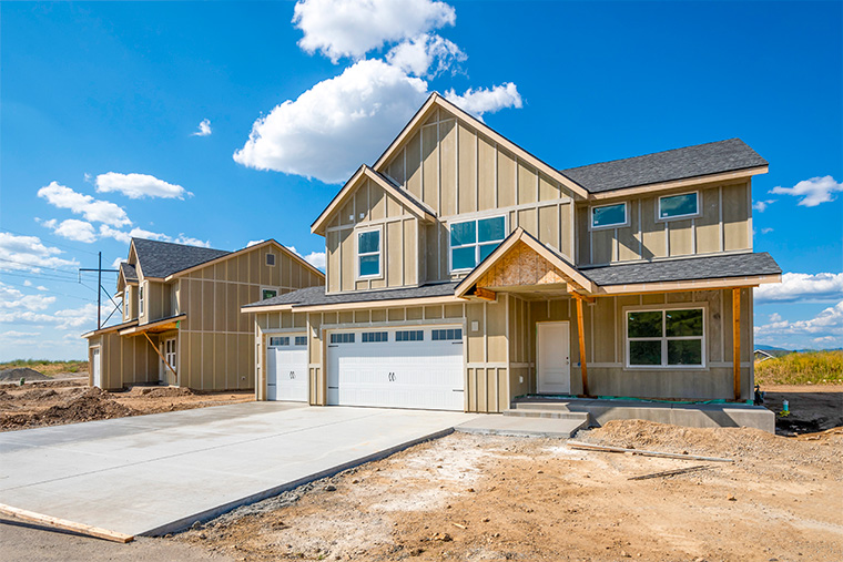 NAHB: Economic Uncertainty Slows Single-Family Construction